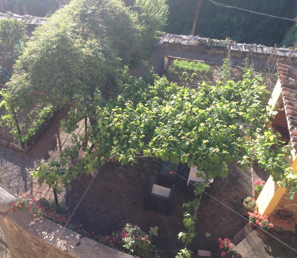 Casa Fontana Tuscany B&B Барга Екстериор снимка
